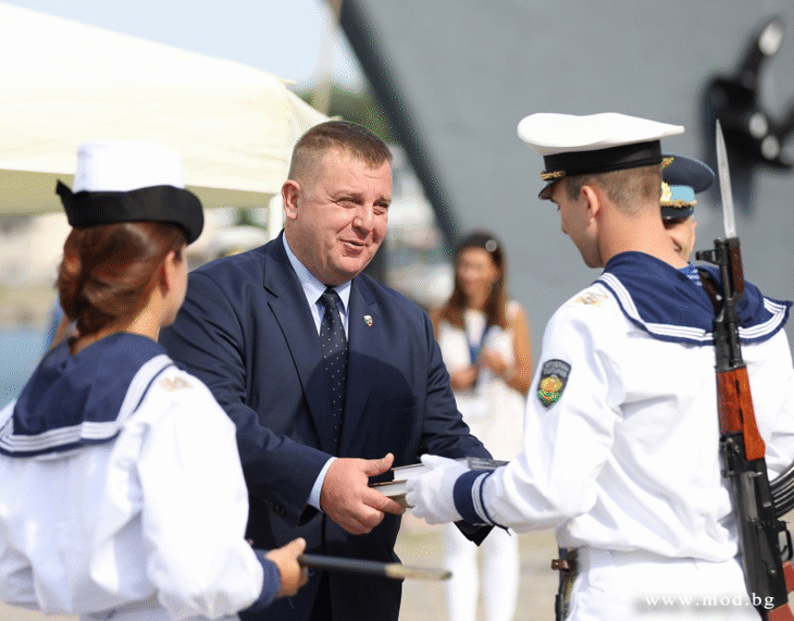 Kурсантите от випуск „Добруджански“ на ВВМУ „Н. Й. Вапцаров“ получиха днес своите дипломи и първи офицерски пагони
