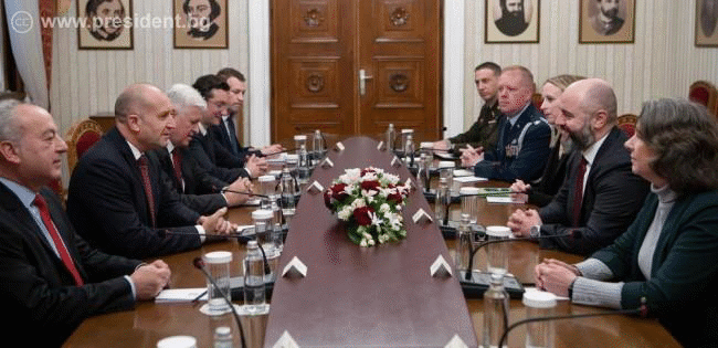 Румен Радев: Доставката на изтребителите F-16 е само началото на политическия ангажимент към логистиката, поддръжката и изграждането на реални отбранителни способности на Българските военновъздушни сили