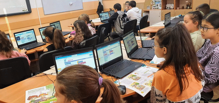 Близо 1500 Български Деца И Ученици Се Включиха В Забавно Програмиране