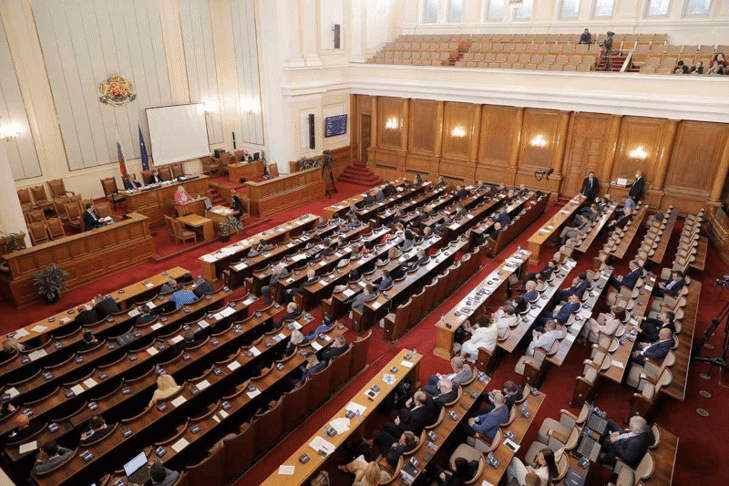 Парламентът прие на първо четене актуализацията на държавния бюджет за 2021 г.