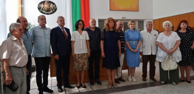 Вицепрезидентът подкрепи инициативата на община Левски за скулптурна композиция на Георги Парцалев, Дончо Цончев и Григор Вачков
