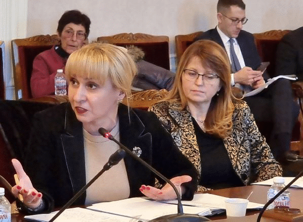 Предложението на Омбудсмана за втори шанс на матурата - вход за ВУЗ, получи подкрепа на първо гласуване в образователната комисия