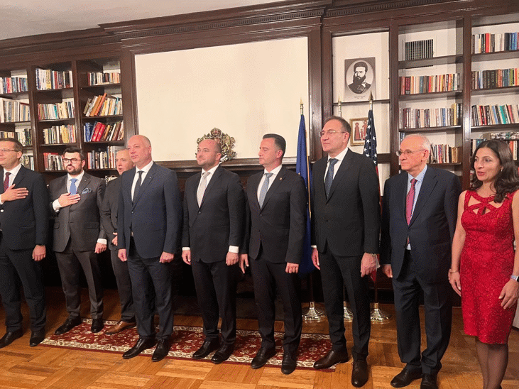 Министър Гуцанов Пред Българите В Ню Йорк: За 24 Часа 420 Души Поискаха Да Се Върнат По "Избирам България"