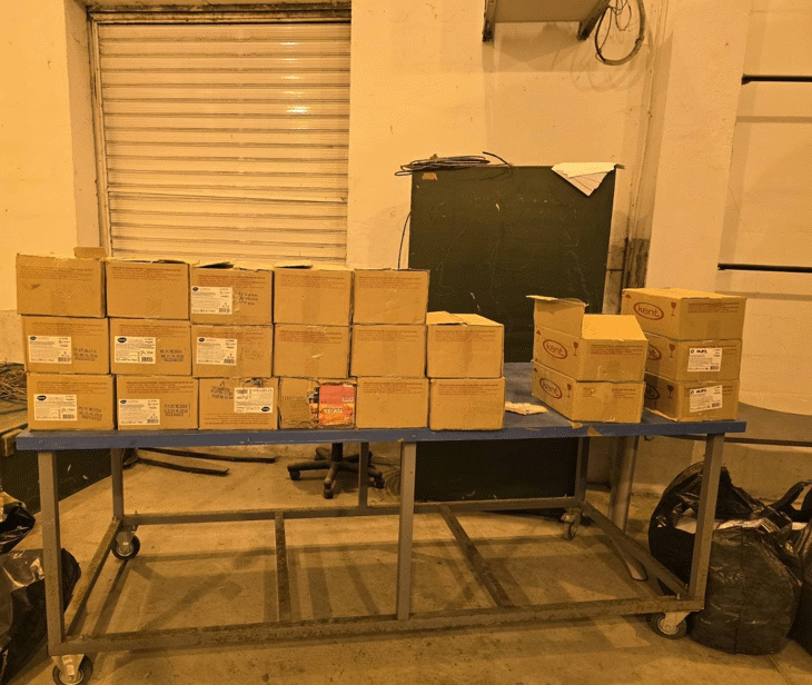 Митническите служители на МП „Калотина“ откриха 22 кашона с контрабандни бонбони в товарен автомобил