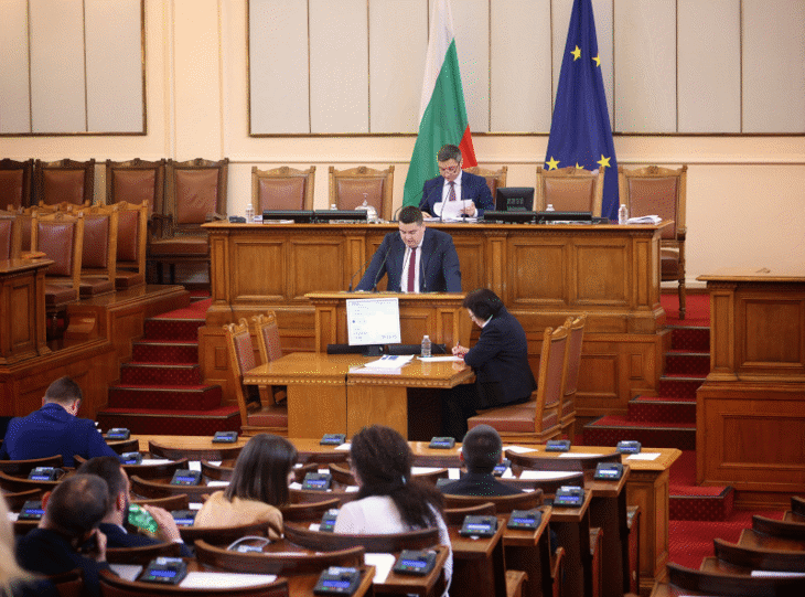 Парламентът прие на първо четене законопроекта на Министерския съвет за промени в Наказателно-процесуалния кодекс, които предвиждат създаване на механизъм за разследване на главния прокурор