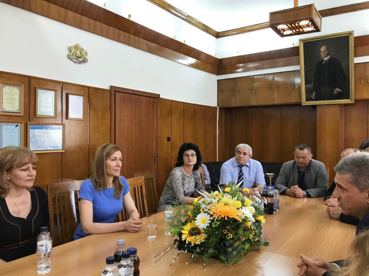 Министър Ангелкова пред Стопанската академия в Свищов: В последните години обръщаме тренда и предлагаме качество на разумна цена в туризма