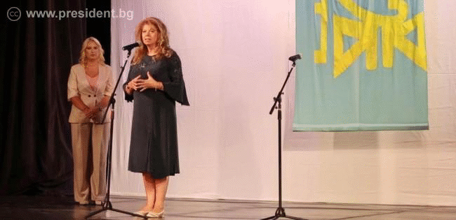 Вицепрезидентът Илияна Йотова е патрон на Международния театрален фестивал „Велко Кънев“ в Тополовград