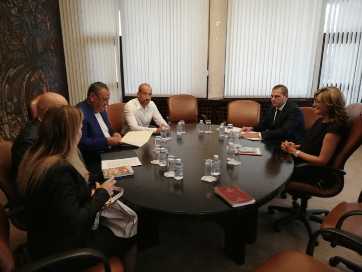 Министър Захариева и Камарата на строителите обсъдиха как дипломацията да помага на сектора