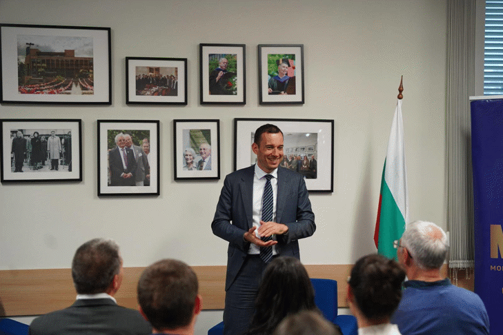Васил Терзиев в АУБ: Няма спасител - всеки от нас е отговорен за обществото, което изграждаме