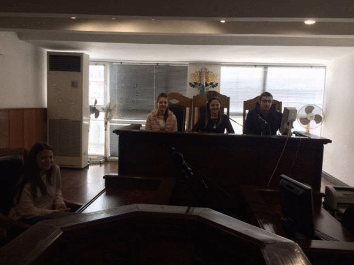 И Съдебната палата на Варненския районен съд и Районната прокуратура отвориха днес вратите си за студенти от Икономическия университет