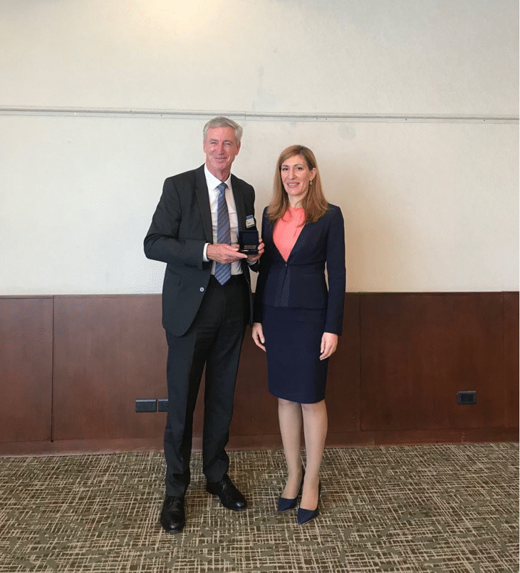 Министър Ангелкова разговаря в Буенос Айрес с президента на авиокомпания „Емирейтс” Гари Чапмън