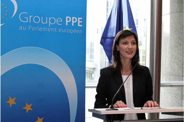 Комисията по петициите в ЕП препрати “стокирането” на Мария Габриел на колегия доминирана от ГЕРБ