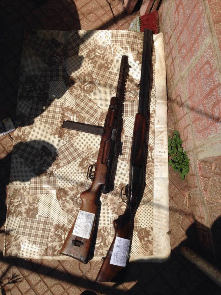 Специализираната прокуратура обвини трима за незаконно притежаване на 14 пистолета, 2 автомата, пушка и 1000 патрона