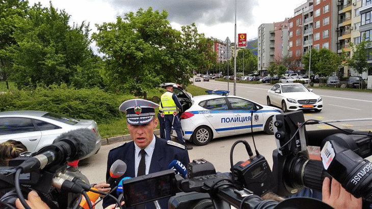 Засилено полицейско присъствие по пътищата на страната, заради поредицата почивни дни около 24 май