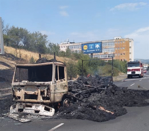 Криминалисти от РУ-Кърджали светкавично разкриха палеж на камион със слама