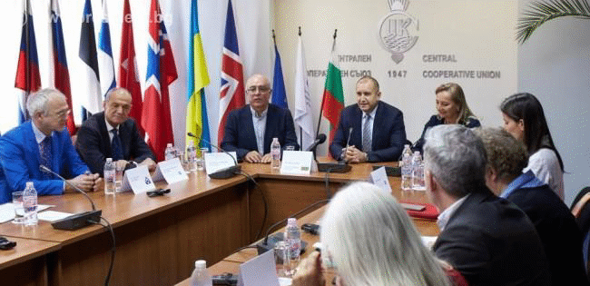 Румен Радев: Малкият и среден бизнес е гръбнакът на икономиката и се нуждае от справедлива и прозрачна политическа среда