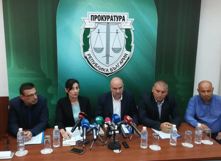 Под надзора и ръководството на Окръжна прокуратура – Бургас се провежда разследване по досъдебно производство за контрабанда на акцизни стоки, на обща стойност над 834 000 лв.