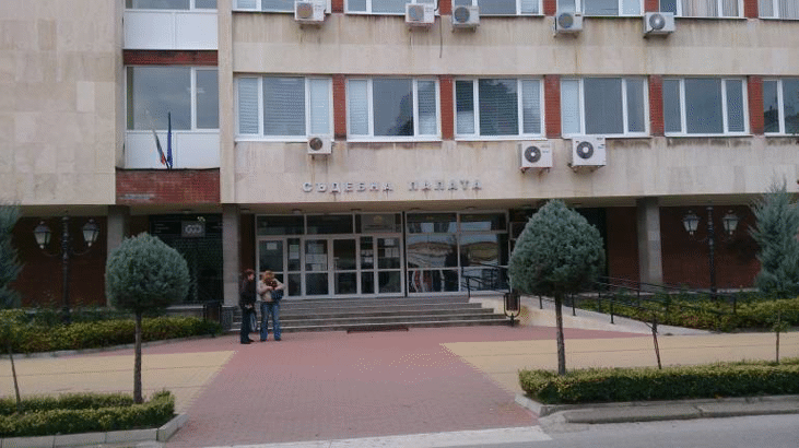 По искане на Районна прокуратура-Казанлък съдът определи мярка за неотклонение „задържане под стража“ спрямо 23-годишен мъж за кражба на метални елементи от железопътната инфраструктура