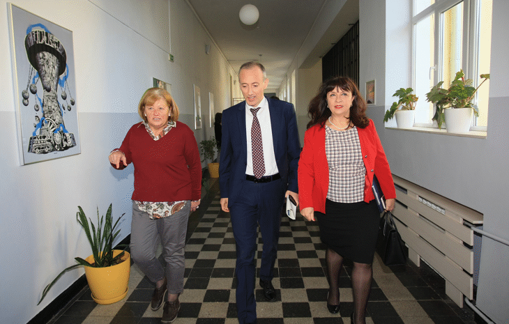 Увеличава Се Постепенно Броят Желаещите Да Се Включат В Педагогическото Образование