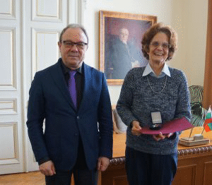 Проф. Параскева Михайлова с отличителен знак за заслуги към БАН