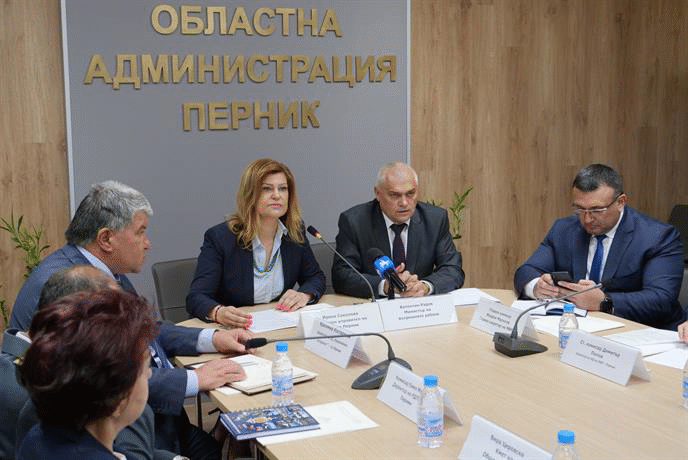 Областният управител на Перник даде висока оценка за съвместната работа с ОДМВР-Перник Областният управител на Перник даде висока оценка за съвместната работа с ОДМВР-Перник