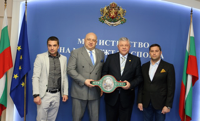 Министър Кралев се срещна с Владимир Лаптев, член на УС на Световния боксов съвет (WBC)