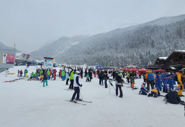 Министър Димитров проведе неформална среща с бизнеса в Банско