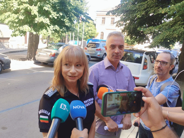 Над 1 млн. къса контрабандни цигари в алуминиеви панели откриха митническите служители на МП Лесово