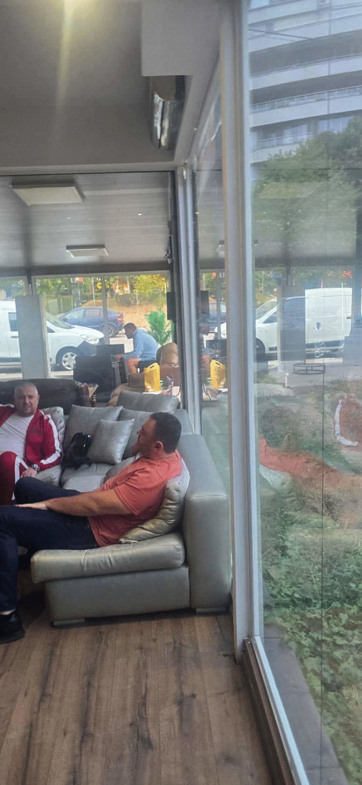 Кой е „Светльо“, който според Георги Кандев организира натиска върху него?