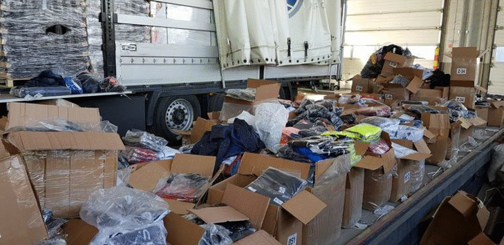 Митнически служители задържаха над 27 000 „маркови“ стоки в района на ГКПП Капитан Петко войвода