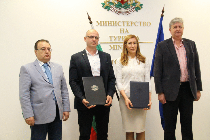 Министър Ангелкова и ръководството на БХРА подписаха споразумение за партньорство