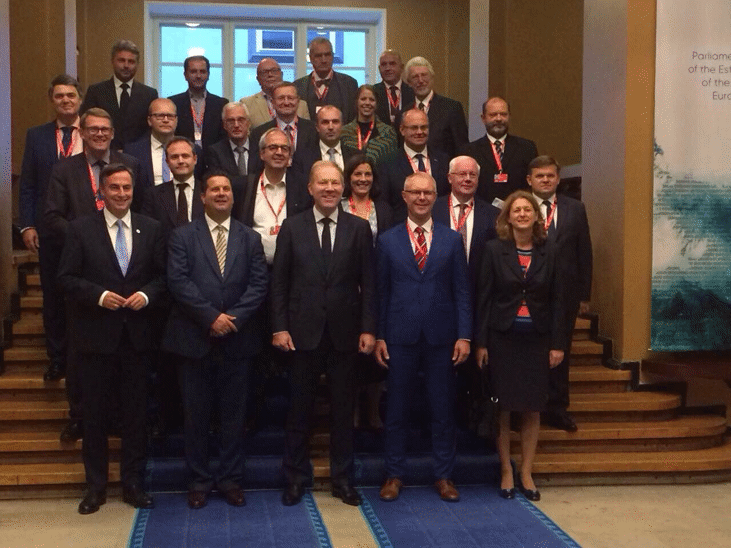 Парламентаристите трябва да участват активно в дебата за сигурността на Европа, както на национално ниво така и на ниво Европейски съюз, е общото мнение на участниците в конференцията по обща външна политика и политика за сигурност и отбрана в Талин