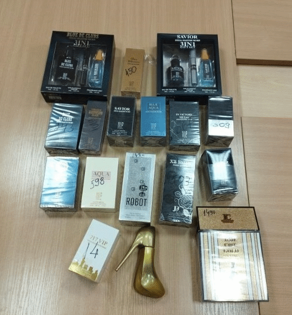 Голямо количество фалшиви парфюми задържаха митническите служители от ТД Митница Варна