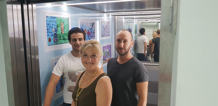 На 1 юни Детското на „Пирогов” осъмна с украсен асансьор