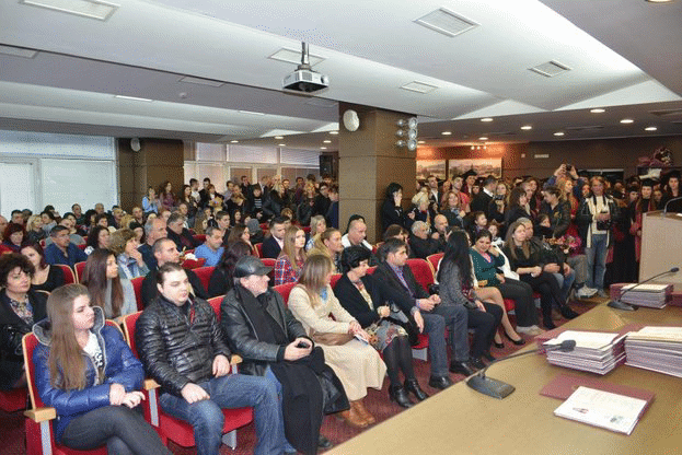 Снимки на министъра на земеделието и храните Десислава Танева от връчването на  дипломи на завършилите „Аграрен бизнес“ и „Екоикономика“ бакалаври и магистри – Випуск 2016 от Университета за национално и световно стопанство