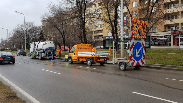 Почистват шахтите по Южната дъга