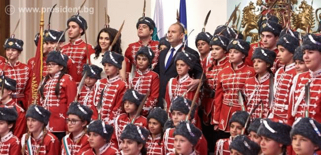 Държавният глава: Да носиш гвардейска униформа е чест и отговорност към нашите предци, които защитаваха и градиха България