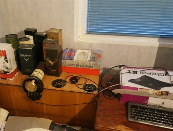 Огромно количество компакт дискове, лаптопи и настолни компютри, външни хард-дискове, флаш-памети иззеха спецполицаи при операция в Шумен