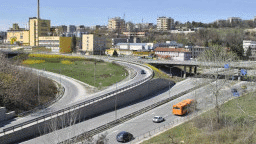 Шофьорите да се движат с повишено внимание по път I-5 при Южния пътен възел на Велико Търново. Ще се ремонтират фугите на съоръжение