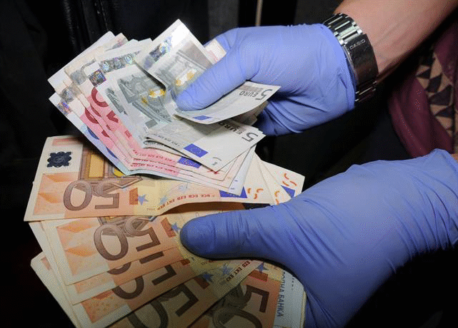 Столични полицаи задържаха мъж, прокарвал в обращение неистинска валута