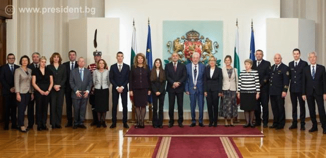 Държавният глава удостои с орден „Мадарски конник“ първа степен д-р Инго-Ендрик Ланкау, почетен консул на България в провинция Хесен, Федерална република Германия