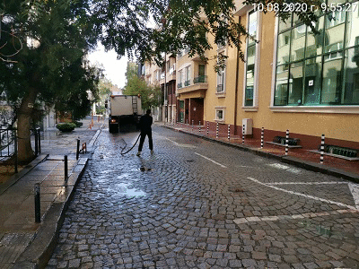 Изпълнява се миене на улици по карета в столични райони