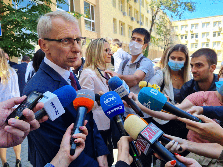 Министър Денков: Новата Учебна Година Ще Бъде По-Дълго Присъствена