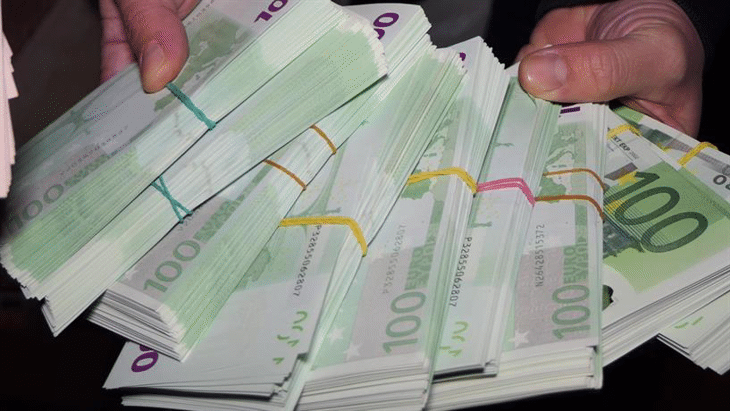 Служители на ГДБОП неутрализираха организирана престъпна група, занимавала се с изготвянето и разпространението на неистински банкноти и лични документи
