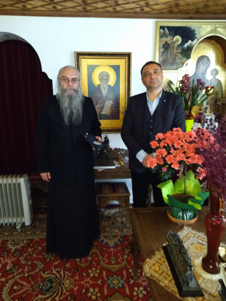 Председателят на Комисията по правата на човека, вероизповеданията и жалбите на гражданите Андрей Чорбанов се срещна с игумена на Рилския манастир епископ Евлогий