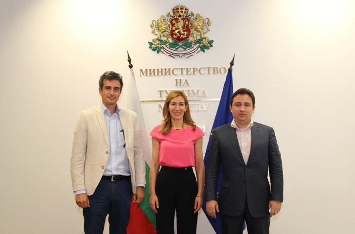 Министър Ангелкова се срещна с представителите на TUI за Русия и ОНД и България