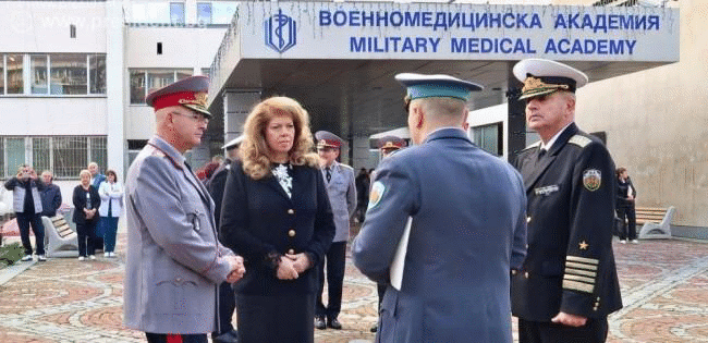 Вицепрезидентът: Голямото семейство на ВМА е обединено от човечността