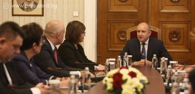Президентът: Гражданите очакват диалог, а не нови разделителни линии
в управляващата коалиция