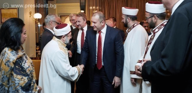 Държавният глава: Хората от различни религии могат да живеят в мир и разбирателство на Балканите