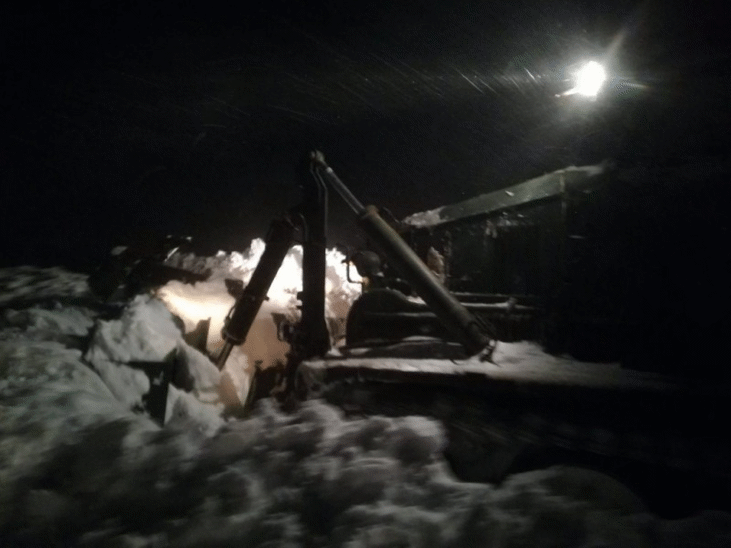 Военнослужещи от Сухопътните войски оказваха помощ на бедстващи хора в продължение на девет часа тази нощ в община Никопол